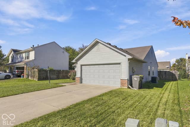 5914 Woodcote Drive, Indianapolis, IN 46221, photo 2 of 30