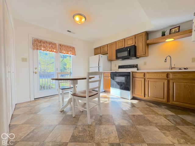 644 E Sherwood Hills Drive, Bloomington, IN 47401, photo 4 of 32