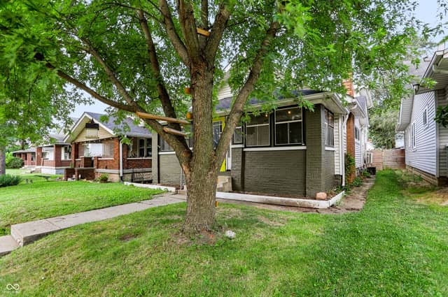 806 N Bosart Avenue, Indianapolis, IN 46201, photo 4 of 58