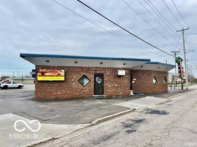 1811 S Burlington Drive, Muncie