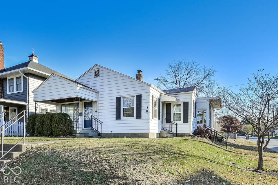 301 N Ridgeview Drive, Indianapolis, IN 46219, photo 1 of 29