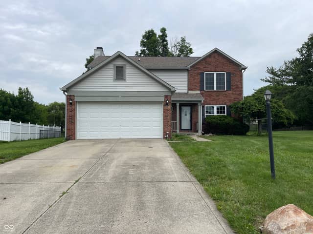 10522 Creekside Woods Drive, Indianapolis, IN 46239, photo 3 of 35