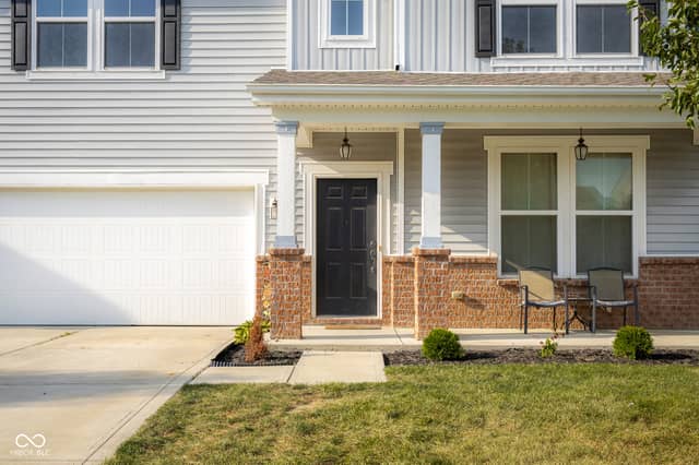 2432 Creekland Drive, Columbus, IN 47201, photo 3 of 63