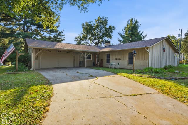 408 Greenacres Drive, Crawfordsville, IN 47933, photo 2 of 43