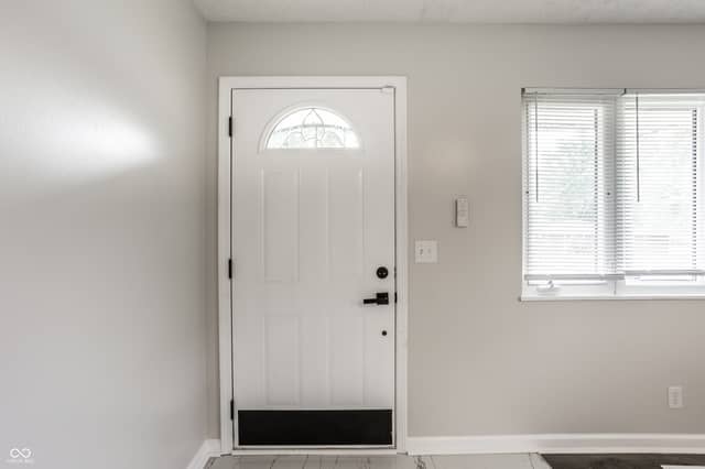 2248 Dupont Court, Indianapolis, IN 46229, photo 5 of 36