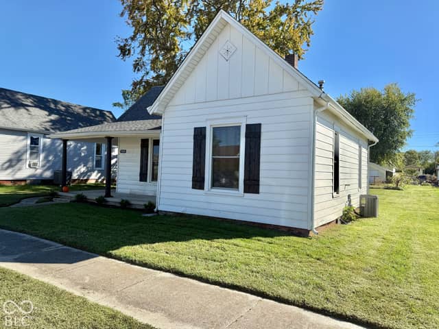 709 W Laurel, Seymour, IN 47274, photo 3 of 25
