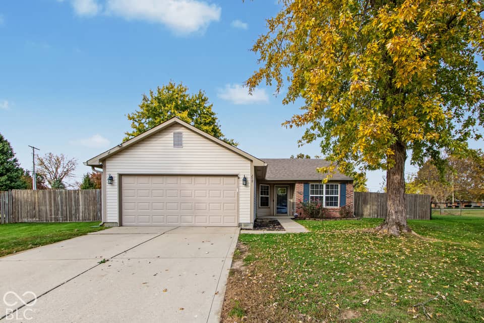 2894 Fieldstone Court, Franklin, IN 46131, photo 1 of 35