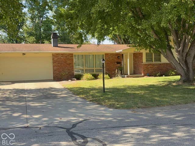 2820 Jordan Drive, Columbus, IN 47203, photo 2 of 38