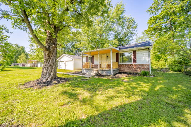713 S Lancaster Road, Muncie, IN 47302, photo 2 of 15