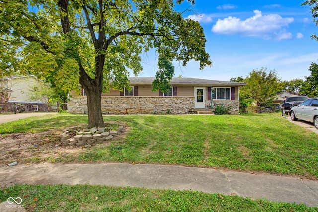 2316 Herod Court, Indianapolis, IN 46229, photo 3 of 23