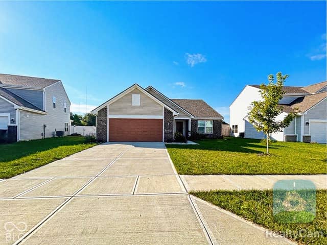 627 Derek Lane, Trafalgar, IN 46181, photo 4 of 65