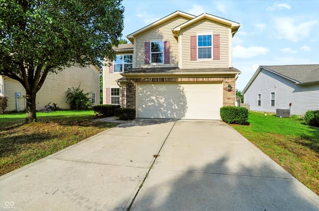 154 Thistlewood Drive, Greenfield, IN 46140, photo 4 of 45