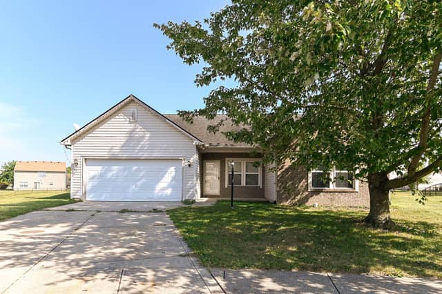 9545 Lorton Circle, Indianapolis, IN 46239, photo 2 of 22