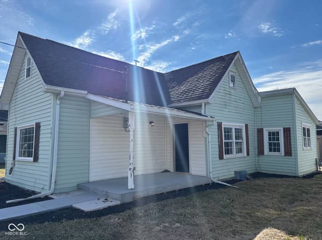 207 S Jackson Street, Frankton, IN 46044, photo 3 of 33