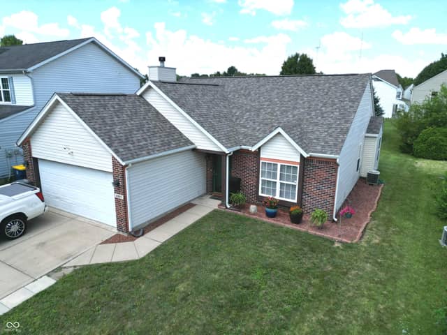 6641 Crestwell Lane, Indianapolis, IN 46268, photo 4 of 28