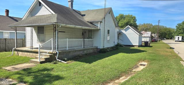 102 Jones St, Columbus, IN 47201, photo 4 of 21