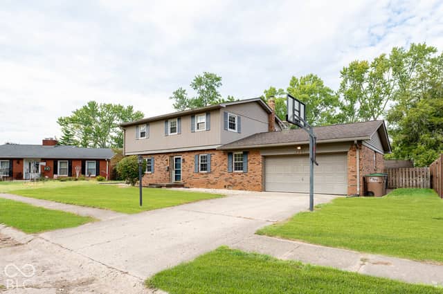 3520 Autumn Court, Columbus, IN 47203, photo 3 of 65