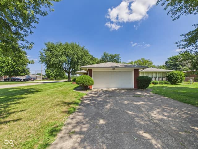 9 W Whitehall Way, Anderson, IN 46013, photo 5 of 43