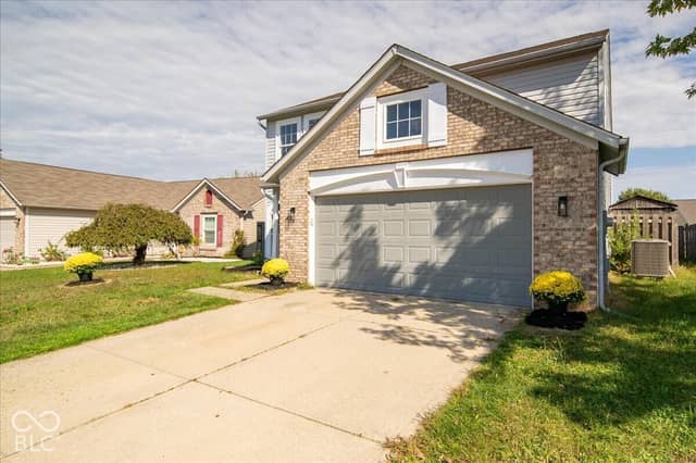 4321 Strawflower Drive, Indianapolis, IN 46203, photo 3 of 32