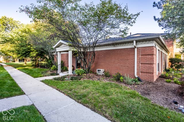 7346 King George Drive, Indianapolis, IN 46260, photo 3 of 34