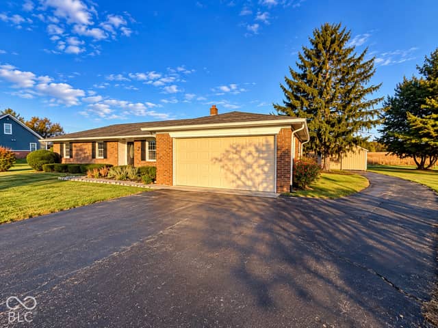 6955 S County Road 200 W, Clayton, IN 46118, photo 3 of 21