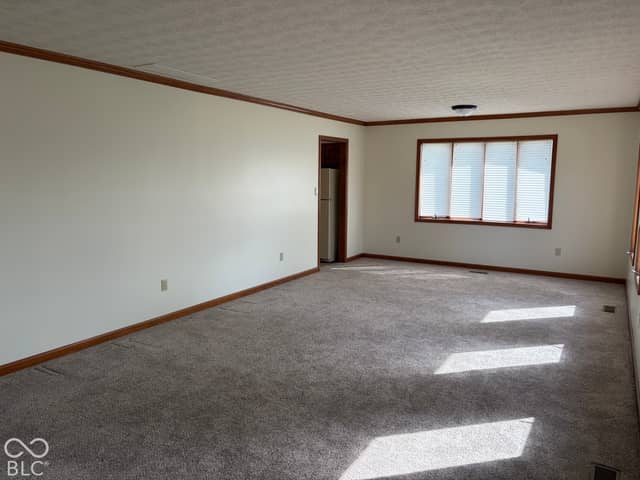 396 Vinewood Drive S, Brownsburg, IN 46112, photo 5 of 35