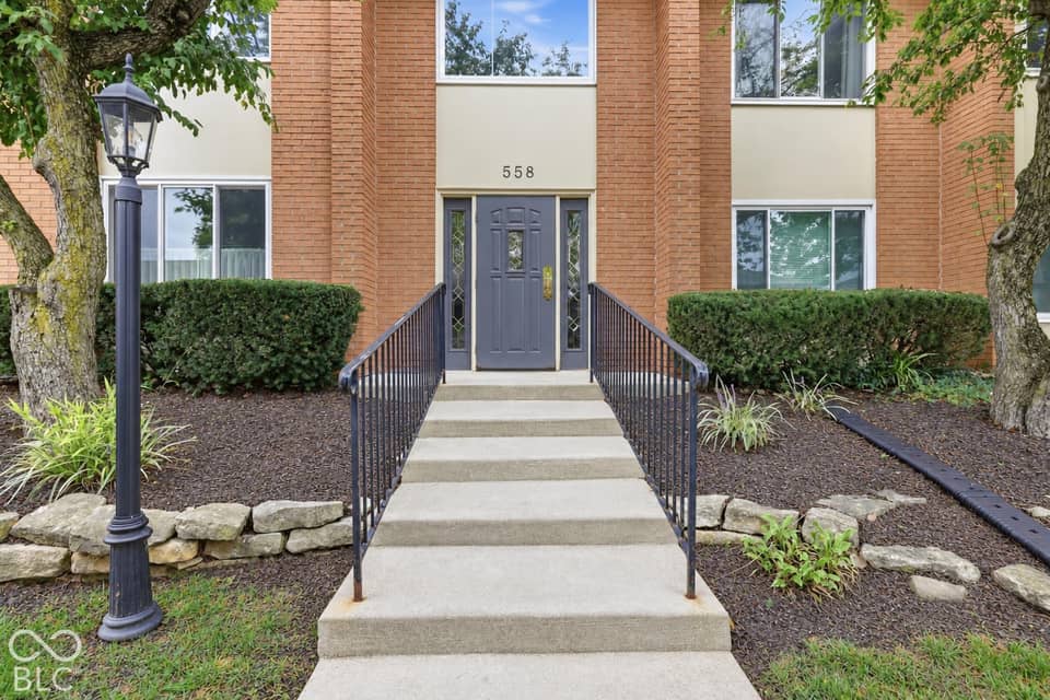 558 W Hunters Drive #APT D, Carmel