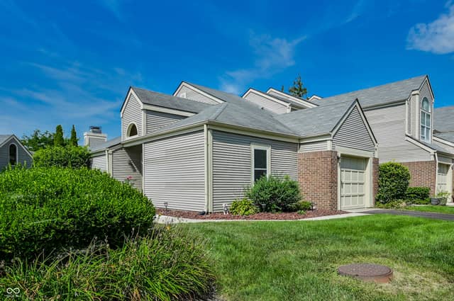 9516 Aberdare Drive, Indianapolis, IN 46250, photo 3 of 27