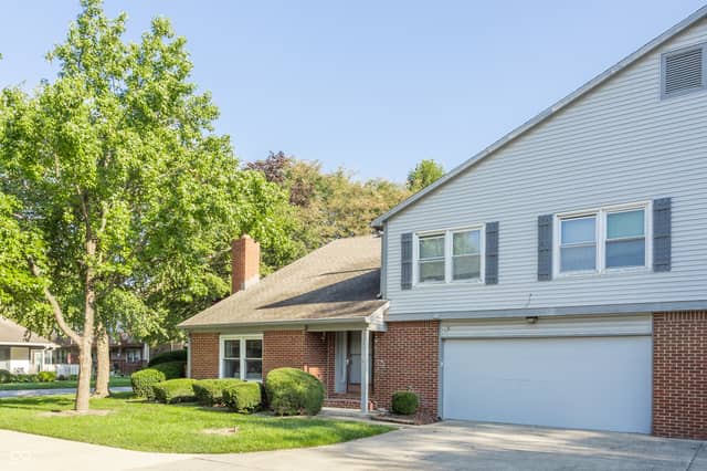 7547 Farm View Circle E, Indianapolis, IN 46256, photo 2 of 34