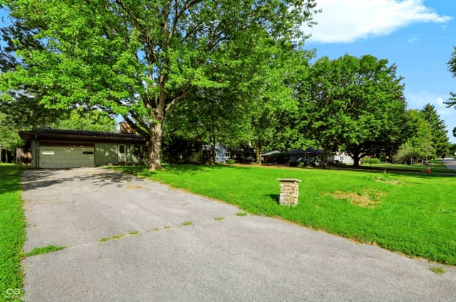 6410 N Oxford Street, Indianapolis, IN 46220, photo 3 of 47