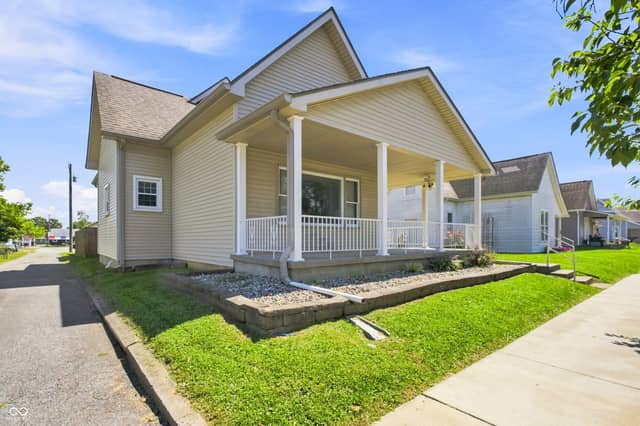 1721 Cottage Avenue, Columbus, IN 47201, photo 3 of 39
