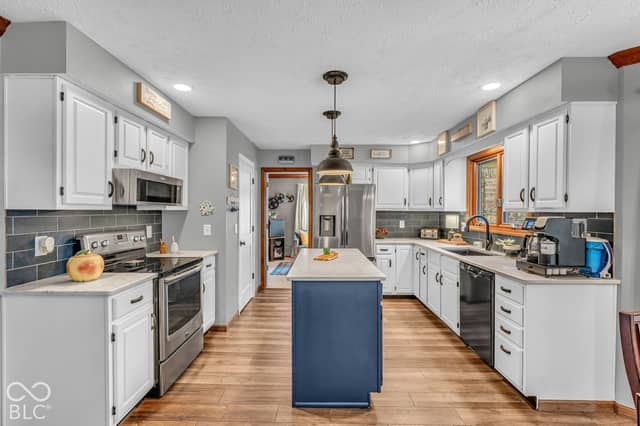 7922 Santolina Drive, Indianapolis, IN 46237, photo 5 of 54