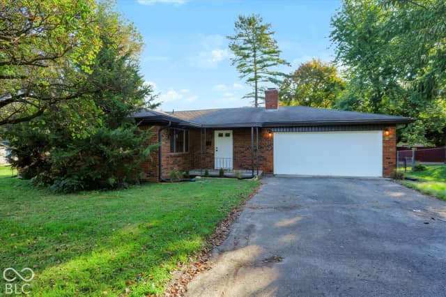 227 N Munsie Street, Indianapolis, IN 46229, photo 2 of 41