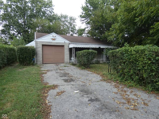2338 Magnolia Place, Indianapolis, IN 46219, photo 3 of 14