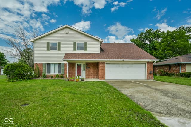 2724 Andy Drive, Indianapolis, IN 46229, photo 2 of 32