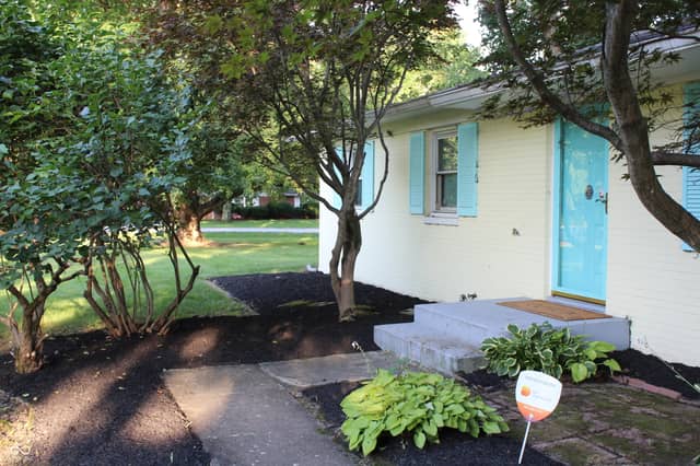 907 Fairway Drive, Indianapolis, IN 46260, photo 3 of 42