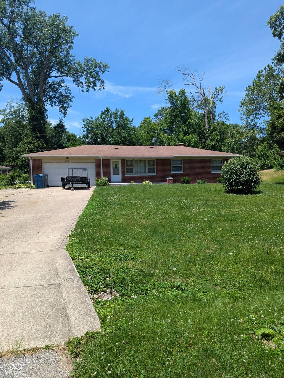 5910 Crooked Creek Drive, Indianapolis