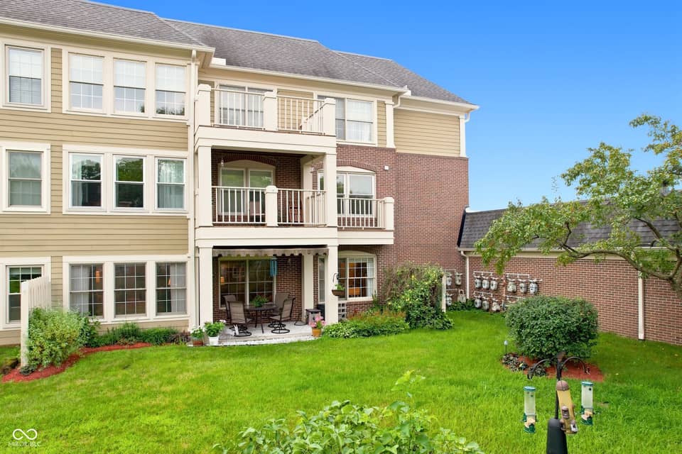 7601 Newport Bay #122, Indianapolis