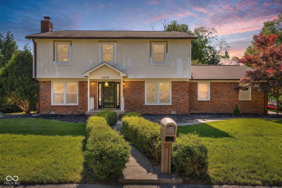 1039 Ridgeview Court, Avon