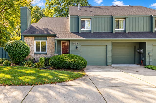563 Conner Creek Drive, Fishers, IN 46038, photo 2 of 41