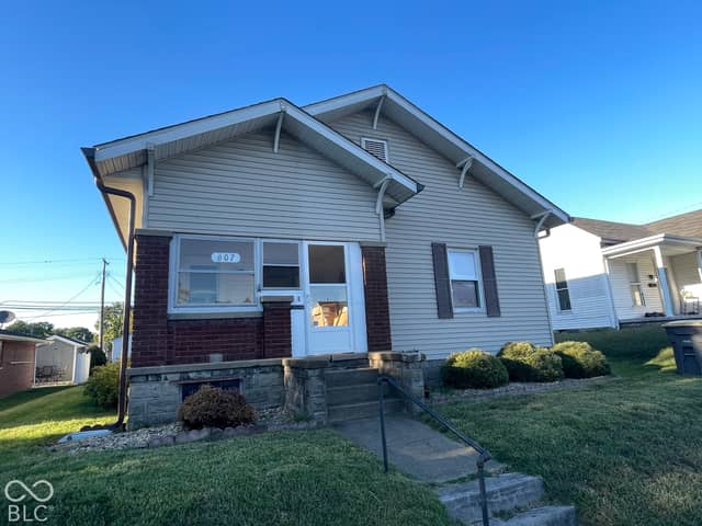 607 E 4th, Seymour, IN 47274, photo 2 of 30