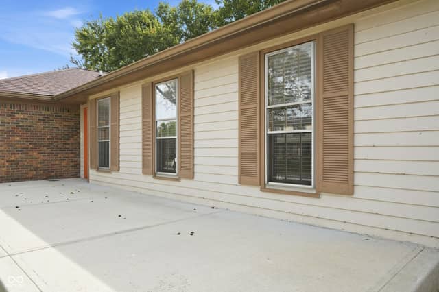 7437 Cotherstone Court, Indianapolis, IN 46256, photo 3 of 47