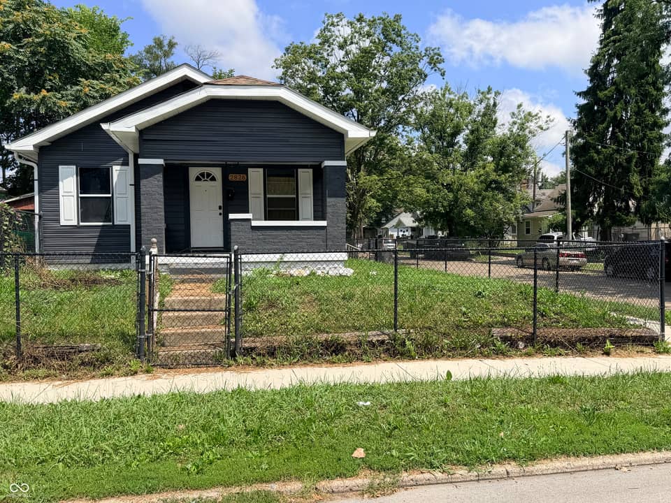 2826 E 17th Street, Indianapolis
