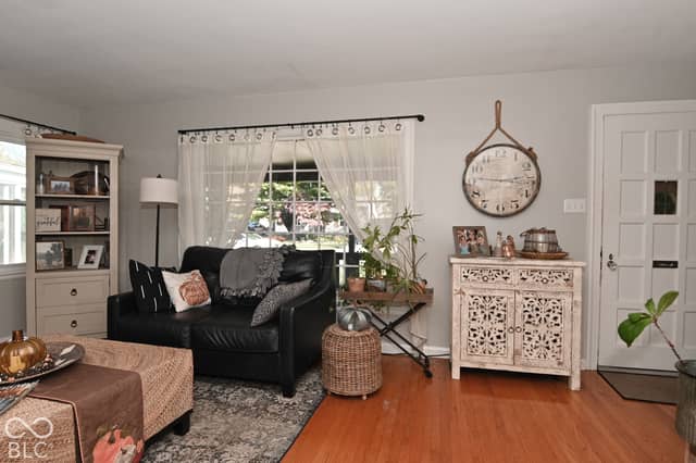 886 N Whittier Place, Indianapolis, IN 46219, photo 5 of 60