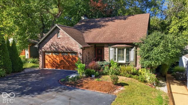 650 W Oak Street, Zionsville, IN 46077, photo 2 of 20