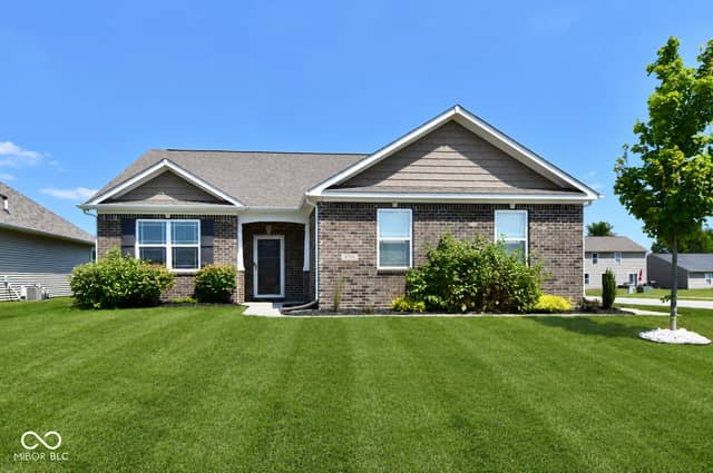 6768 Birmingham Avenue, McCordsville, IN 46055, photo 2 of 20