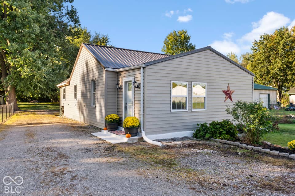 9193 E County Road 600 N, Forest