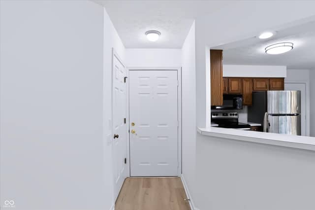 7667 Wickfield Way, Indianapolis, IN 46256, photo 5 of 55
