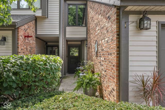 8094 Shorewalk Drive, Indianapolis, IN 46236, photo 5 of 49