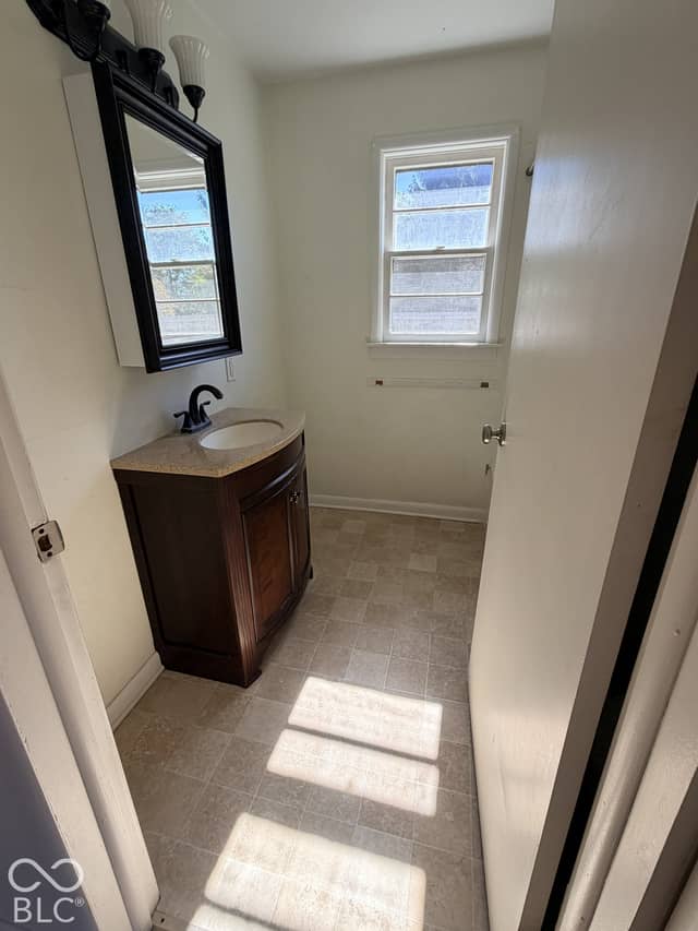 2733 W 38th Street W, Anderson, IN 46011, photo 5 of 9